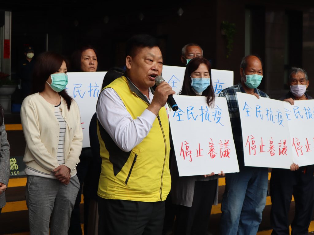 社子島福安里里長謝文加呼籲週四會議暫停，不要趕在一時