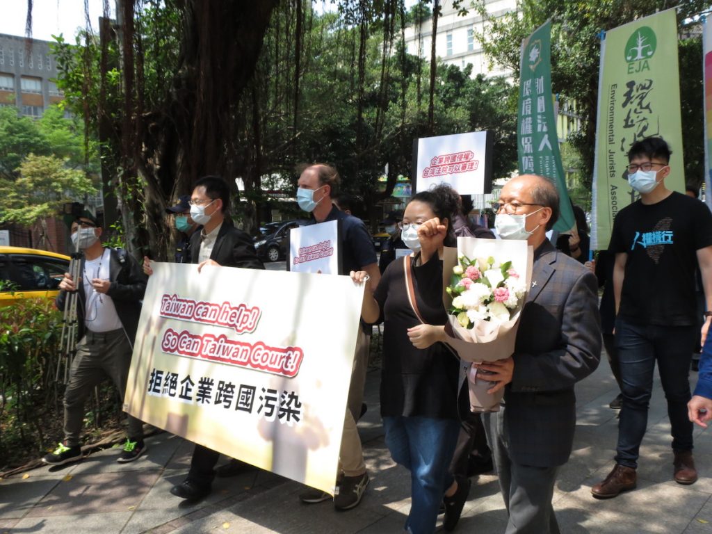 原告代表團體由高等法院遊行至最高法院